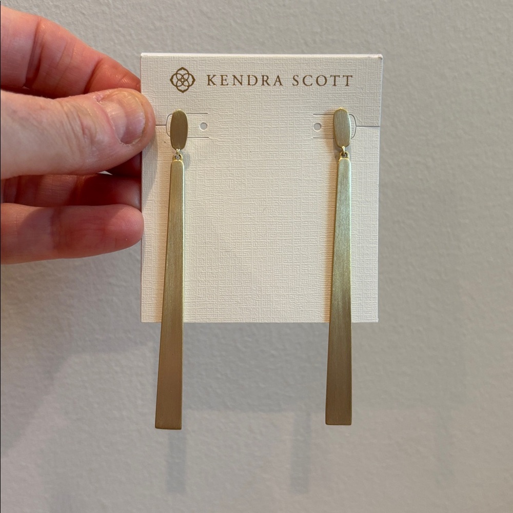 KENDRA SCOTT Statement earrings